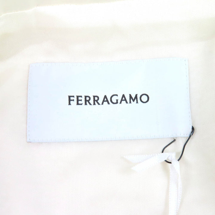 極美品△FERRAGAMO フェラガモ 0763654 ロゴボタン サテン切替 ウール ツイードジャケット ホワイト 40 ハンガー付き 正規品 レディース