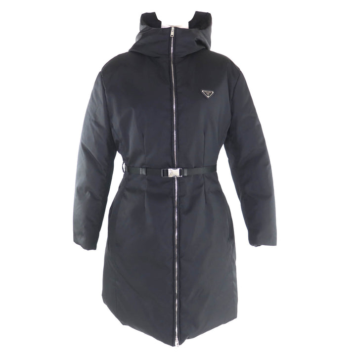 未使用品★PRADA プラダ 292077 Re Nylon トライアングルロゴ ベルト付 ダウンコート ブラック 42 ハンガー付き 伊製 正規品 レディース