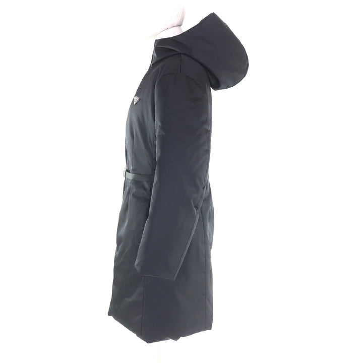 未使用品★PRADA プラダ 292077 Re Nylon トライアングルロゴ ベルト付 ダウンコート ブラック 42 ハンガー付き 伊製 正規品 レディース