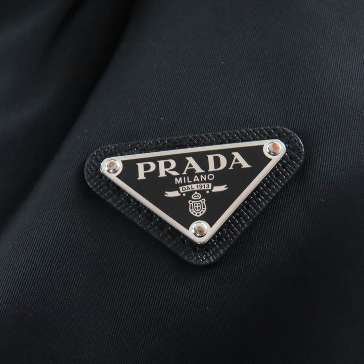 未使用品★PRADA プラダ 292077 Re Nylon トライアングルロゴ ベルト付 ダウンコート ブラック 42 ハンガー付き 伊製 正規品 レディース