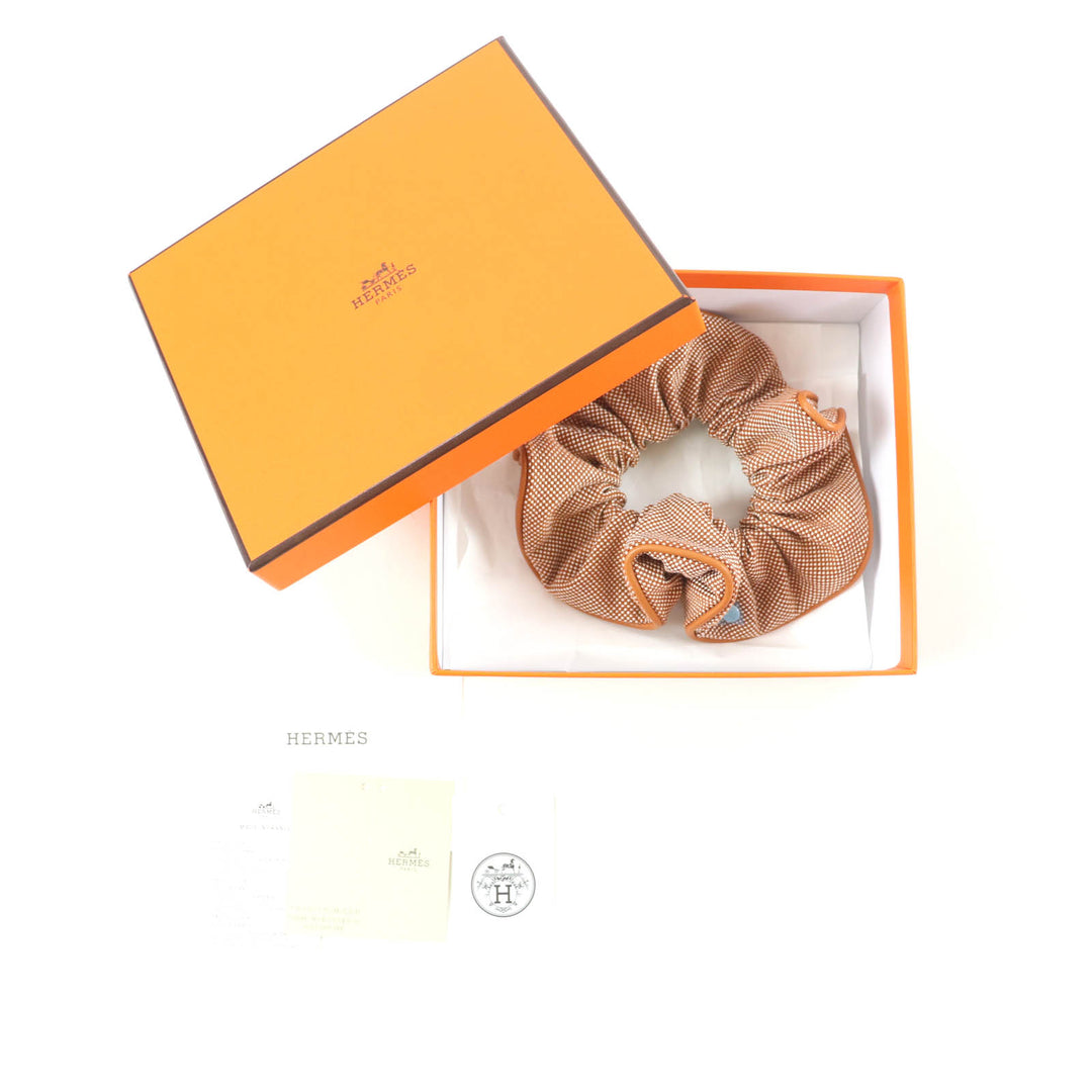 極美品★HERMES エルメス クラウディア プラン・エア ゴールド / ゴールド セリエ金具付 レザー使い シュシュ 箱付 仏製 レディース
