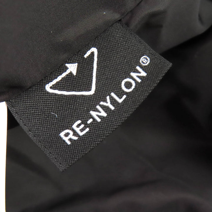 極美品△PRADA プラダ 2FS028 トライアングルロゴ フード付き 総柄 RE-NYLON ダウン マフラー レッド ブラック ホワイト 正規品 レディース