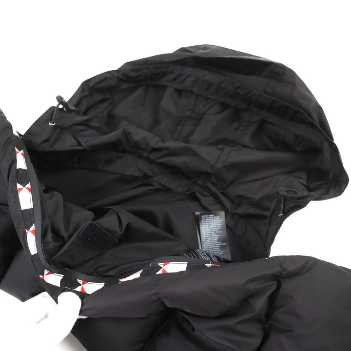 極美品△PRADA プラダ 2FS028 トライアングルロゴ フード付き 総柄 RE-NYLON ダウン マフラー レッド ブラック ホワイト 正規品 レディース