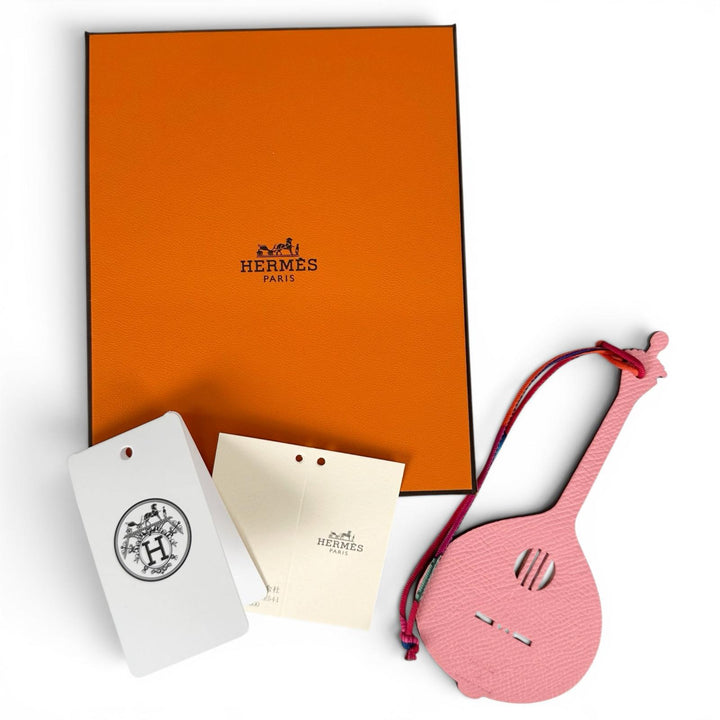 未使用品▲HERMES エルメス プティアッシ レザー ギター バッグチャーム ピンク ブラウン フランス製 レディース 箱付き