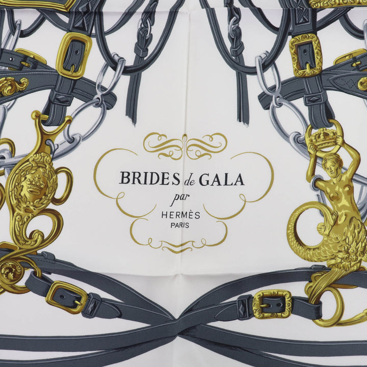 美品☆HERMES エルメス カレ90 BRIDES de GALA 式典用馬勒 シルク100％ 大判 スカーフ ピンク系 箱付き フランス製 レディース