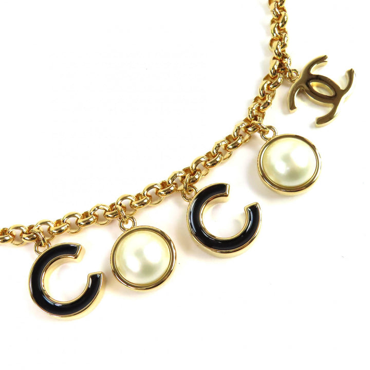 極美品△CHANEL シャネル B24B ABE238 COCOロゴ ココマーク フェイクパール ネックレス ゴールド ブラック 箱付き 伊製 レディース