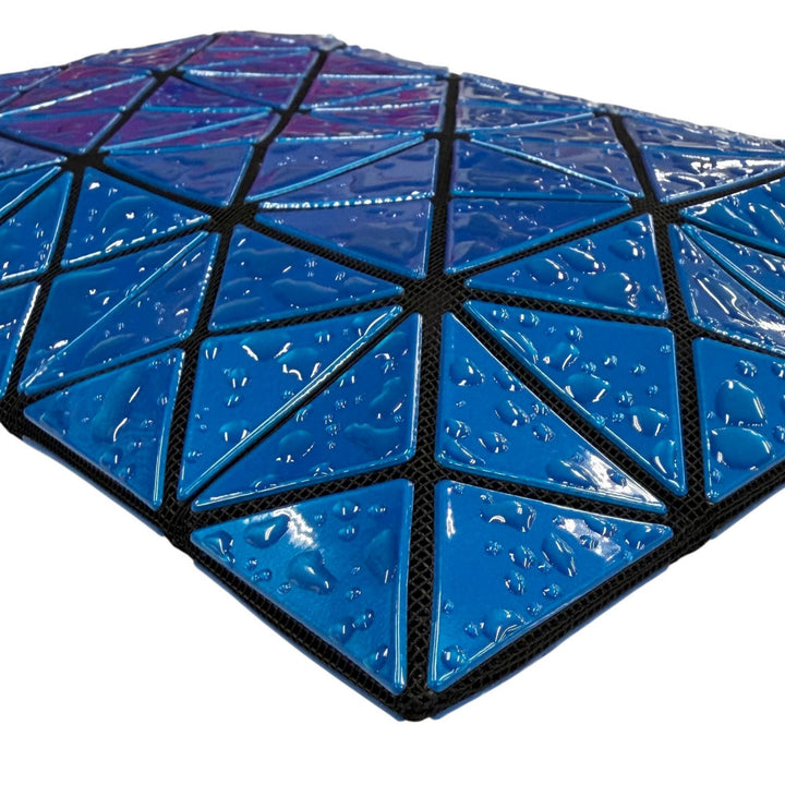 極美品◇BAOBAO ISSEY MIYAKE バオバオ イッセイミヤケ 三角形ピース 水滴モチーフ クラッチバッグ セカンドバッグ 青 日本製 レディース