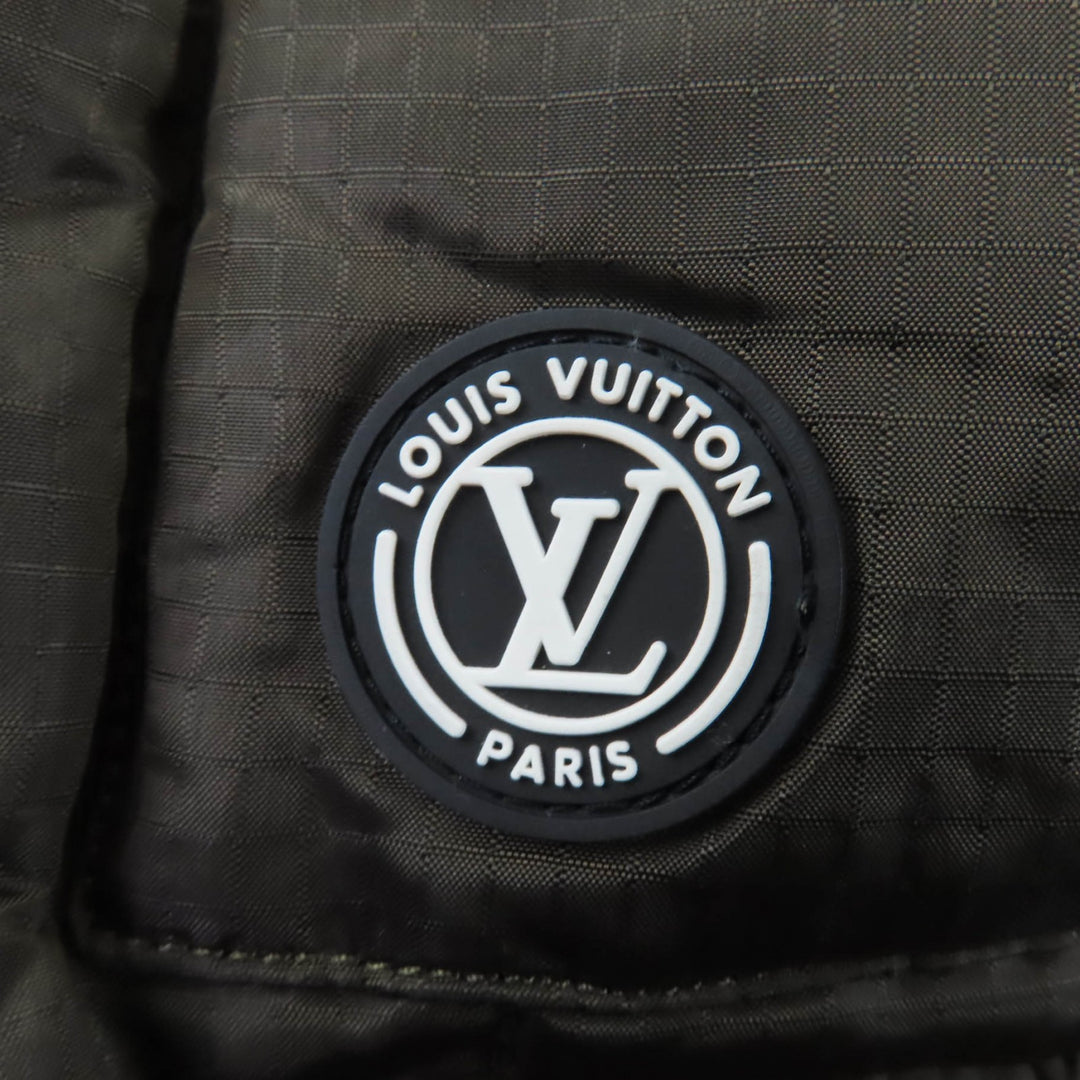 極美品☆LOUIS VUITTON ルイヴィトン 23AW 裏地モノグラム ロゴワッペン ダウンジャケット カーキ 34 イタリア製 正規品 レディース