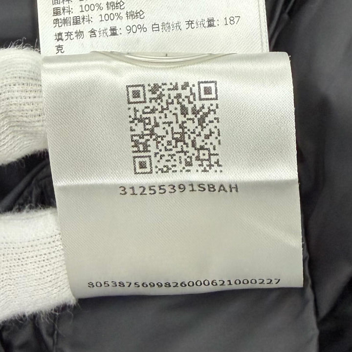 美品★MONCLER モンクレール 2023年製 HERMINE ロゴワッペン・フード付 ダウンコート ダウンジャケット ブラック 0 正規品 レディース