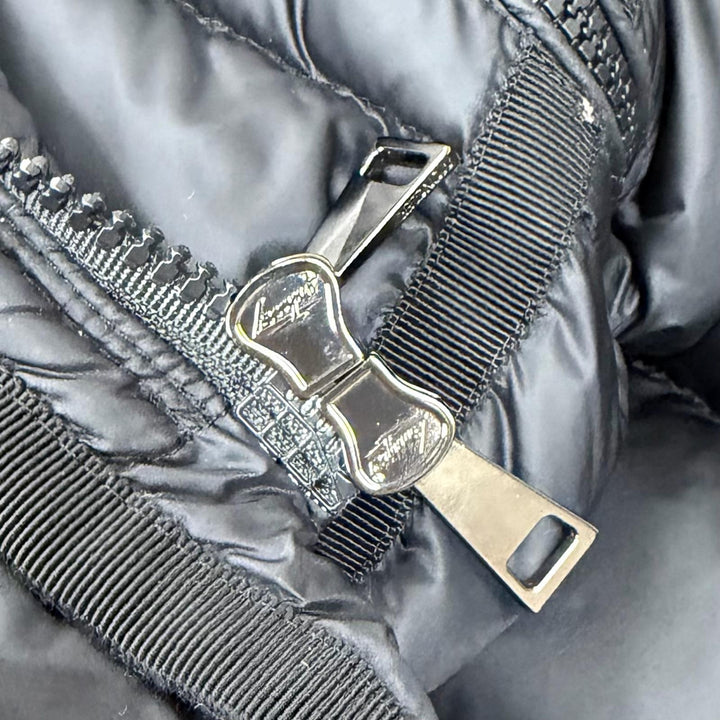 美品★MONCLER モンクレール 2023年製 HERMINE ロゴワッペン・フード付 ダウンコート ダウンジャケット ブラック 0 正規品 レディース