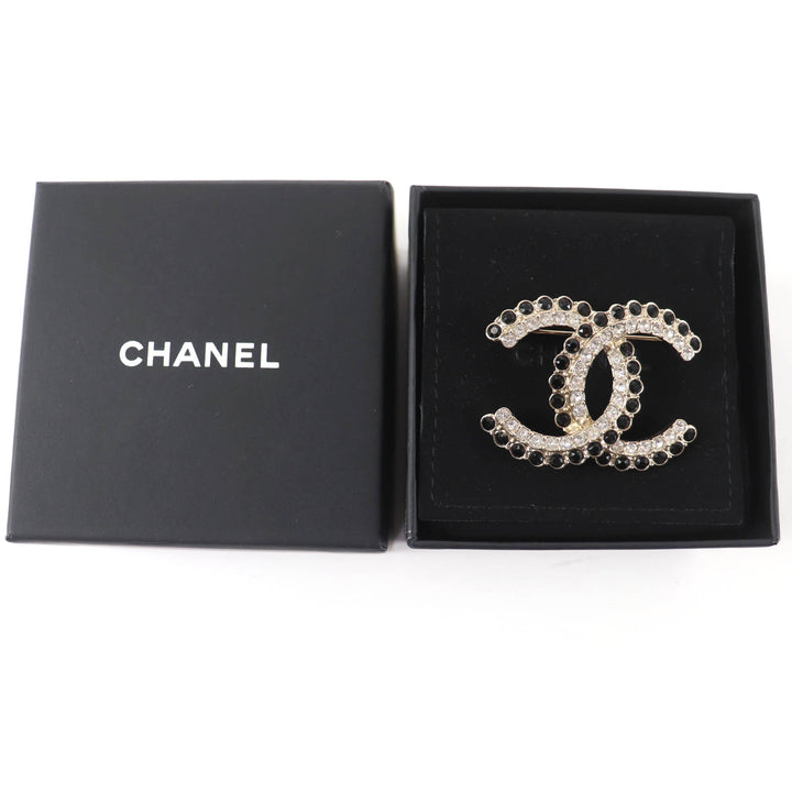 極美品☆CHANEL シャネル 2022年製 A22B ココマーク ブラックストーン クリアストーン ブローチ ゴールド系 ブラック 箱・保存袋付 伊製