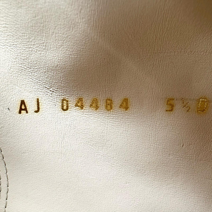 極美品▲Salvatore Ferragamo サルヴァトーレフェラガモ ガンチーニ サイドZIP レザーショートブーツ ベージュ 5.5 伊製 レディース