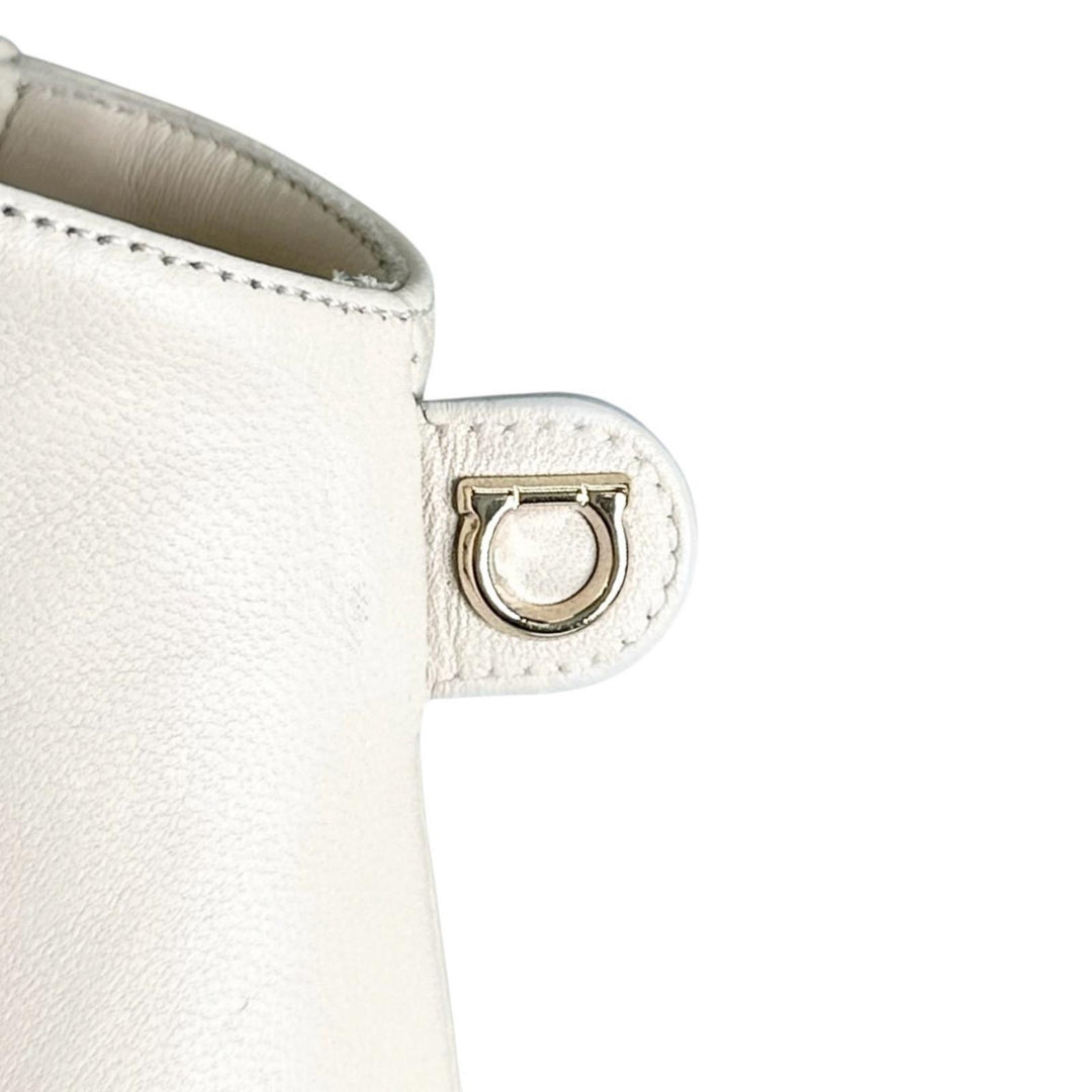 極美品▲Salvatore Ferragamo サルヴァトーレフェラガモ ガンチーニ サイドZIP レザーショートブーツ ベージュ 5.5 伊製 レディース