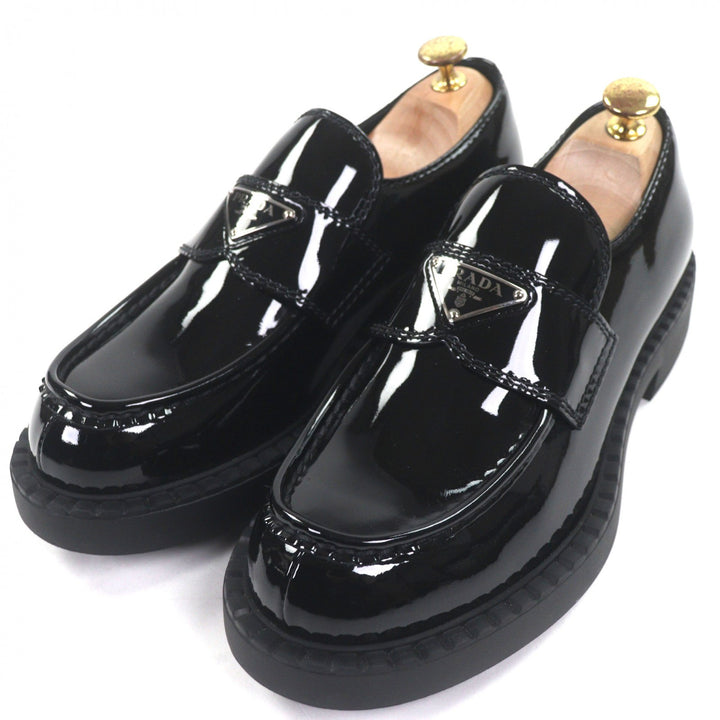 未使用品▼PRADA プラダ 2DE127 チョコレート パテントレザー トライアングルロゴ 三角プレート ローファー ブラック 6.5 箱付き メンズ