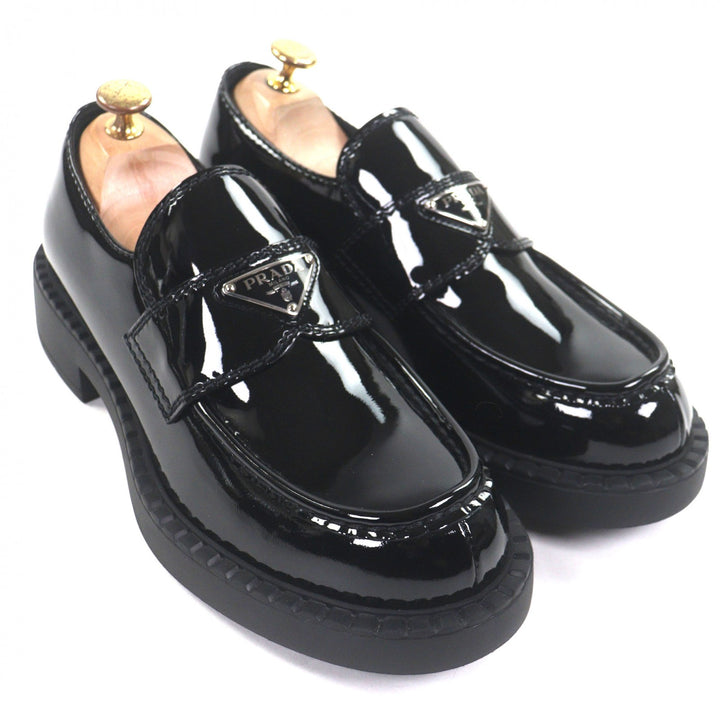 未使用品▼PRADA プラダ 2DE127 チョコレート パテントレザー トライアングルロゴ 三角プレート ローファー ブラック 6.5 箱付き メンズ