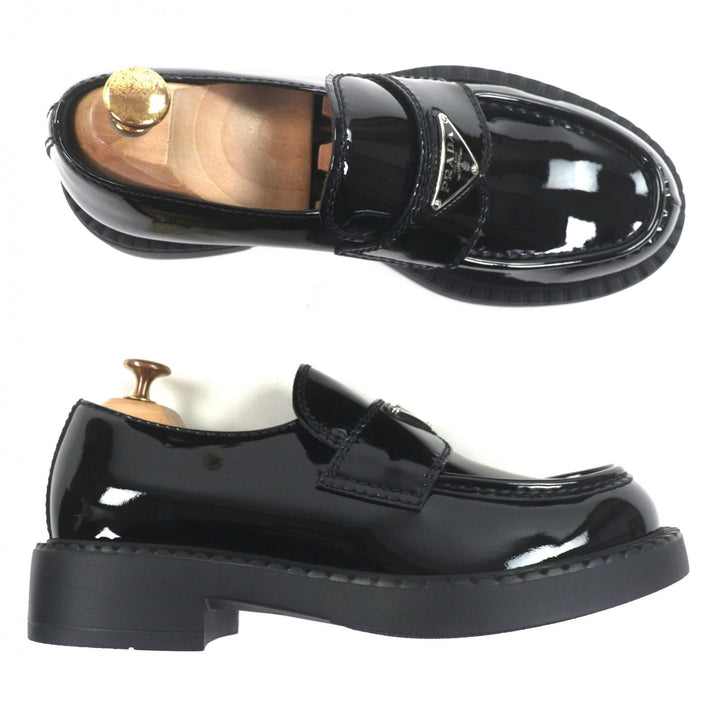 未使用品▼PRADA プラダ 2DE127 チョコレート パテントレザー トライアングルロゴ 三角プレート ローファー ブラック 6.5 箱付き メンズ