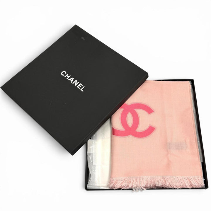 極美品★CHANEL シャネル 23C カシミヤ シルク混 ココマーク フリンジ付 大判 ストール ショール ピンク イタリア製 レディース 箱付き