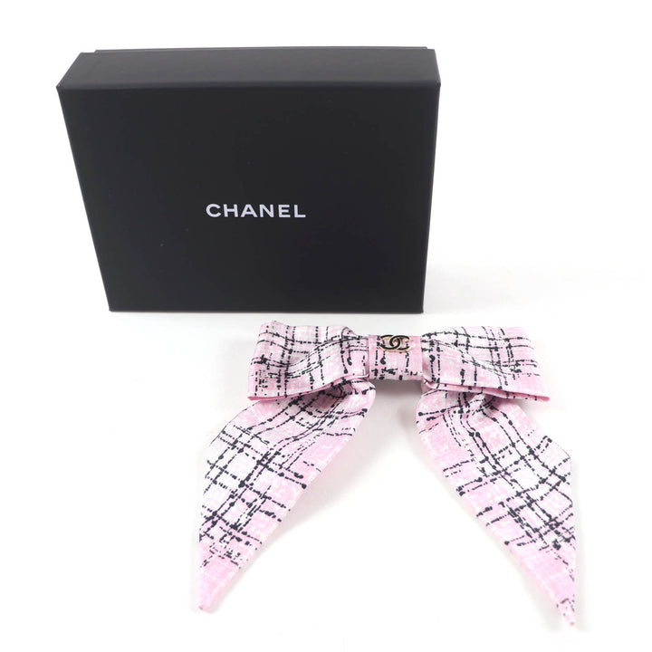 極美品★CHANEL シャネル 25B 2025年秋冬コレクション ココマーク ツイード柄プリント シルク リボン バレッタ ピンク 箱付き イタリア製
