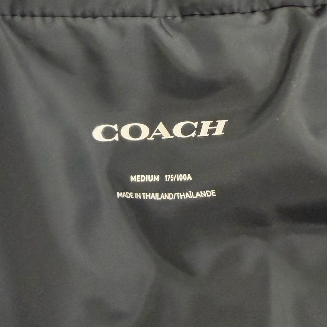 美品△COACH コーチ CU798 シグネチャー柄 スタンドカラー ジップアップ ダウンジャケット ブラック ネイビー系 M 正規品 メンズ