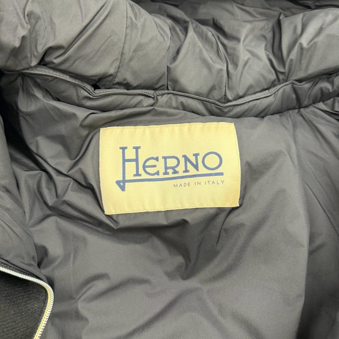 美品★Herno ヘルノ PI001564D ウール混 フード付 切替デザイン ZIP UP ダウンコート ブラック 44 イタリア製 正規品 レディース