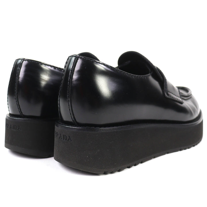 美品△PRADA プラダ 2DG147 トライアングルロゴ 三角プレート ブラッシュドレザー ローファー 厚底 ブラック 6.5 イタリア製 メンズ