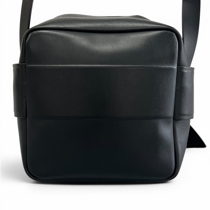 美品▲ACNE STUDIOS アクネストゥディオズ Musubi Camera Bag レザー ショルダーバッグ ブラック イタリア製 レディース