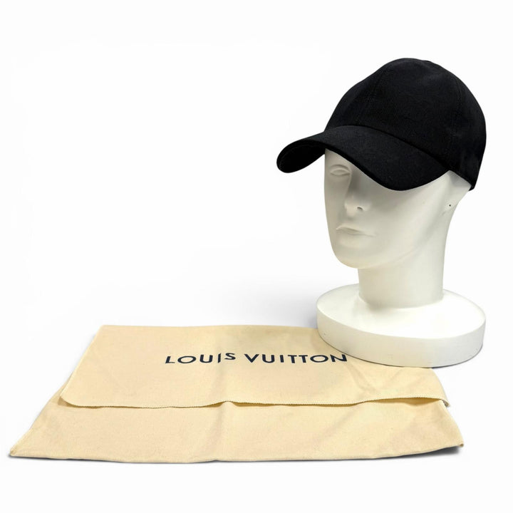 美品★LOUIS VUITTON ルイヴィトン 2025年製 M5381M キャップ モノグラム エッセンシャル キャップ ブラック S 正規品 メンズ 保存袋付き