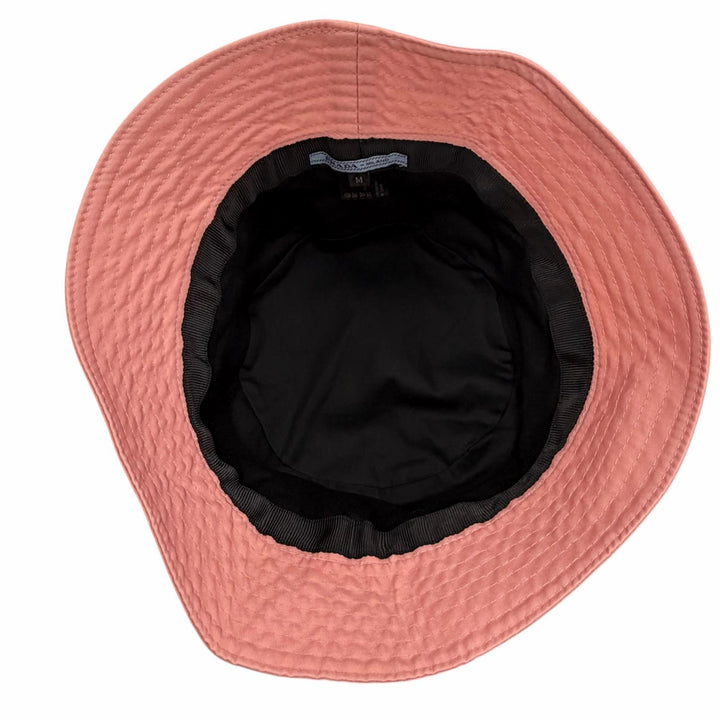 極美品◇PRADA プラダ 裏地コットン100％ レザー使い トライアングルロゴプレート バケットハット 帽子 ピンク M イタリア製 レディース