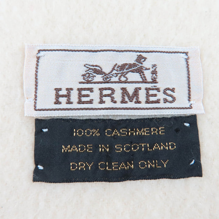 美品☆HERMES エルメス レクトヴェルソ カシミヤ100％ ロゴ刺繍 フリンジ付 マフラー アイボリー レディース