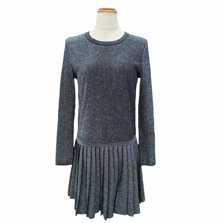 美品△CHANEL シャネル P50520K06412 ココボタン 裾プリーツ クルーネック 長袖 ニット ワンピース ラメ シルバー 38 イタリア製 正規品