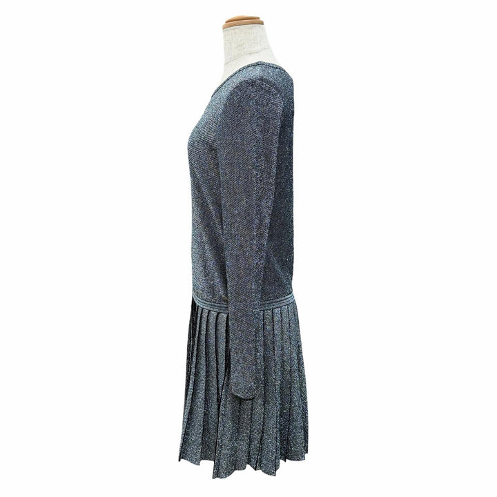 美品△CHANEL シャネル P50520K06412 ココボタン 裾プリーツ クルーネック 長袖 ニット ワンピース ラメ シルバー 38 イタリア製 正規品