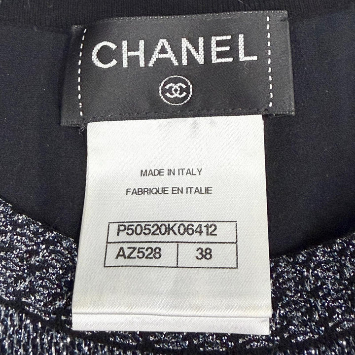 美品△CHANEL シャネル P50520K06412 ココボタン 裾プリーツ クルーネック 長袖 ニット ワンピース ラメ シルバー 38 イタリア製 正規品