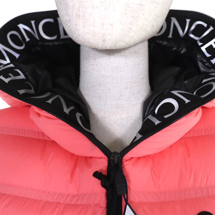 未使用品☆MONCLER モンクレール 24SS ALITERSE ロゴワッペン・フード付 ZIP UP ダウンベスト コーラル系 3 正規品 レディース
