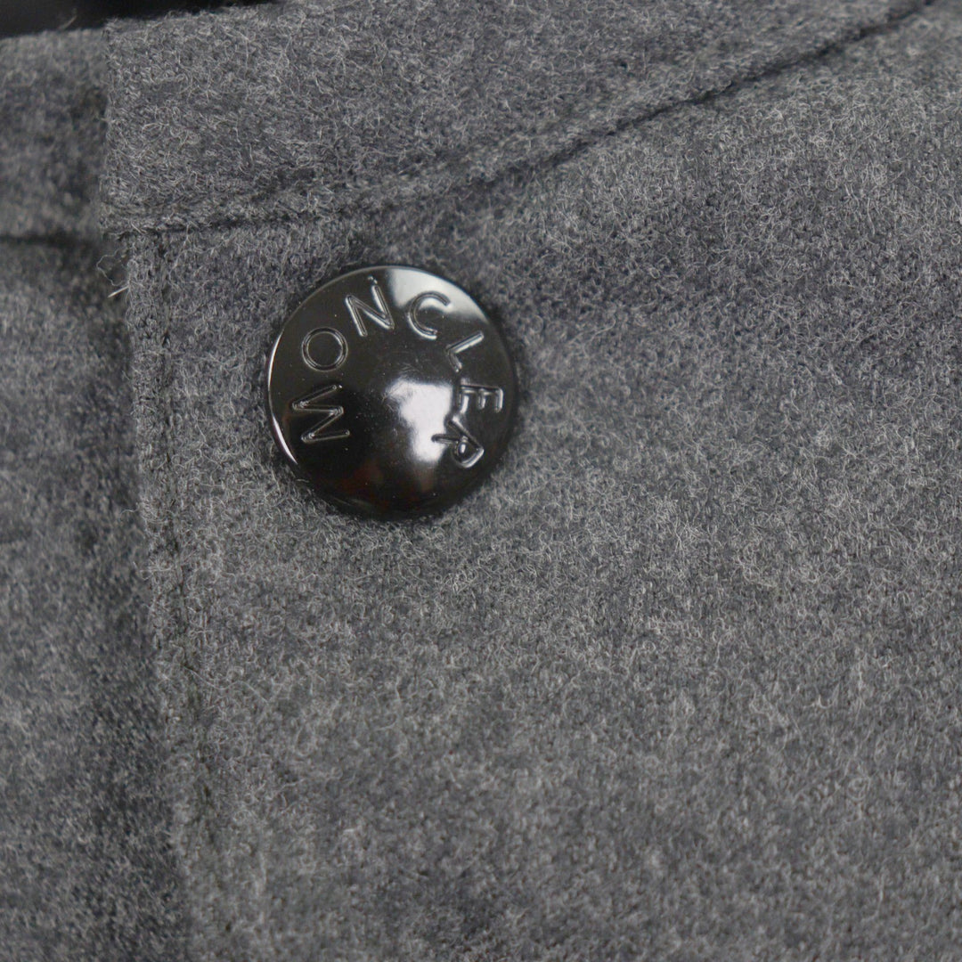 極美品▼MONCLER モンクレール MONTGENEVRE モンジュネーブル ウール100% ロゴワッペン付き フーデッド ダウンジャケット 3 国内正規品