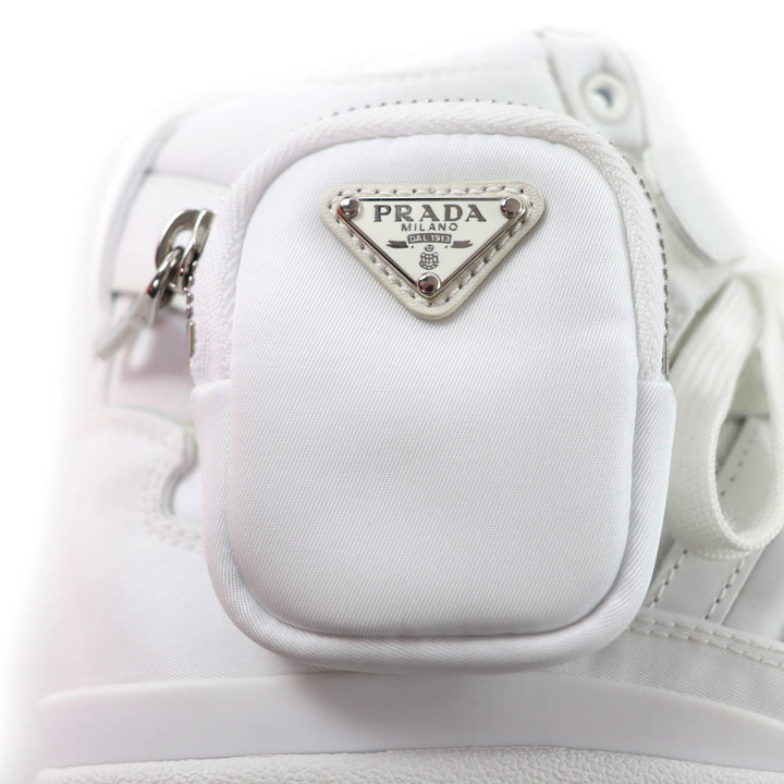 極美品★PRADA プラダ 2TG193 Re-Nylon ポーチ付 トライアングルプレート ハイカットスニーカー ホワイト 24 イタリア製 レディース