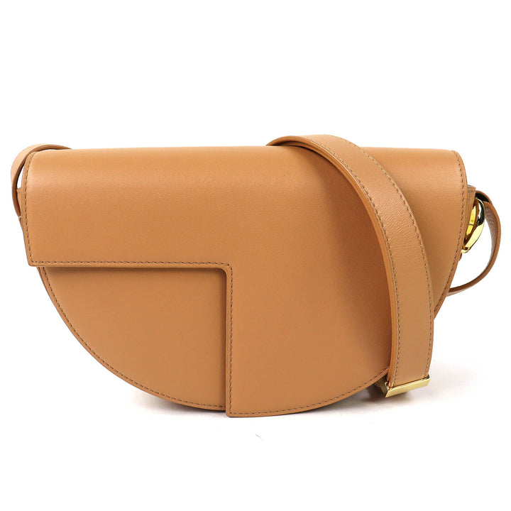 極美品△PATOU パトゥ BA0015004105C Le Patou レザーバッグ 半月型 ショルダーバッグ サンド ベージュ 保存袋付き レディース オススメ