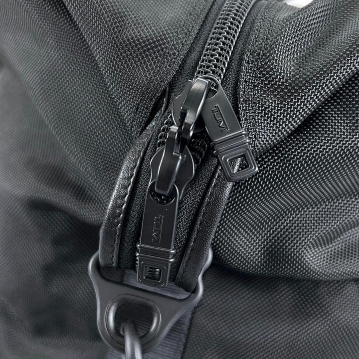 未使用品▲TUMI トゥミ 22153DH Large Soft Travel Satchel バリスティックナイロン 牛革 2WAY TSAロック付き ボストンバッグ ブラック
