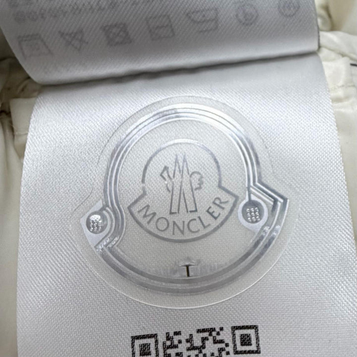 未使用品★MONCLER モンクレール 2022年製 ABBAYE フロントロゴ フード付 ZIP UP ダウンジャケット ブラック 3 正規品 レディース