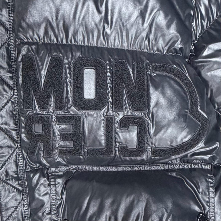 未使用品★MONCLER モンクレール 2022年製 ABBAYE フロントロゴ フード付 ZIP UP ダウンジャケット ブラック 3 正規品 レディース