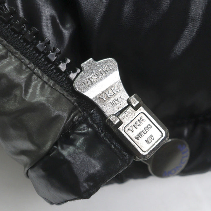 美品▼MONCLER モンクレール 24AW MAYA マヤ ロゴワッペン付 フーデッド WZIPUP ダウンジャケット ブラック 4 イタリア製 正規品 メンズ