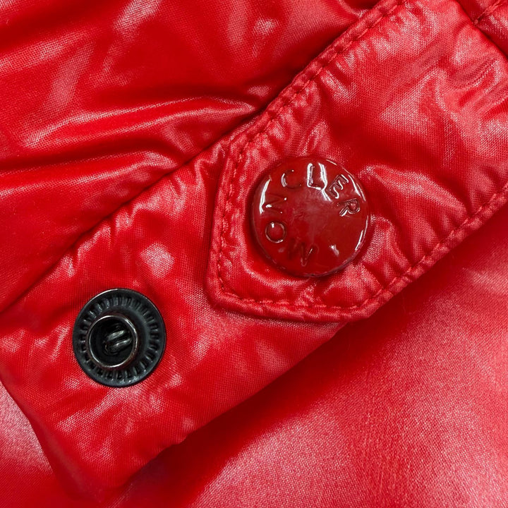 美品▼MONCLER モンクレール E20914182685 BRUEL ブリュエル ロゴ入りボタン フード入 WZIPUP ダウンジャケット レッド 3 正規品 メンズ