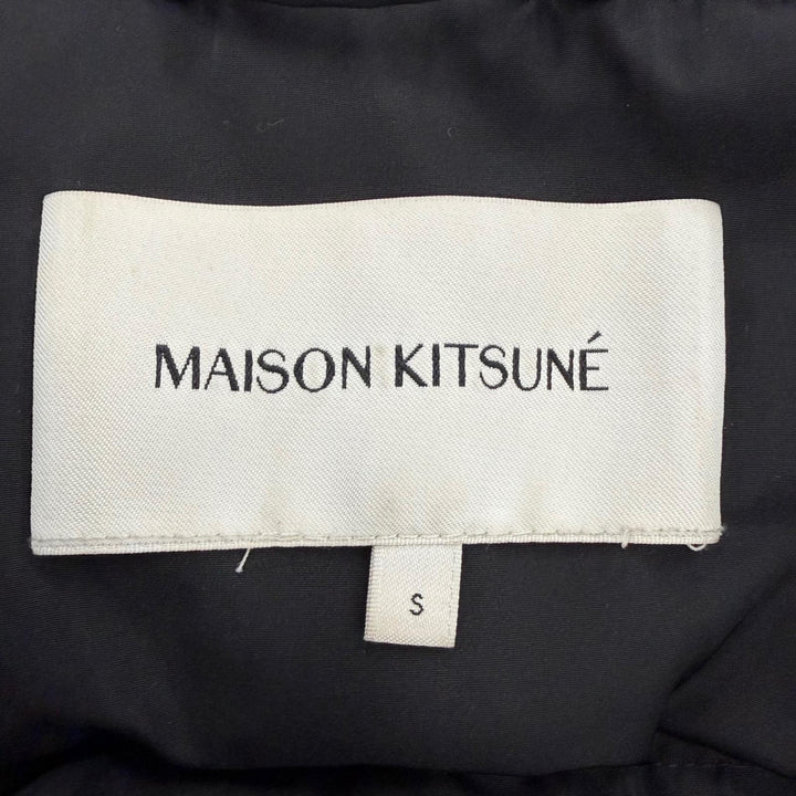 美品☆MAISON KITSUNE メゾンキツネ LW02207WQ4016 CROPPED PUFFER IN NYLON WITH BOLD FOX HEAD PATCH ダウンジャケット 黒 S 正規品
