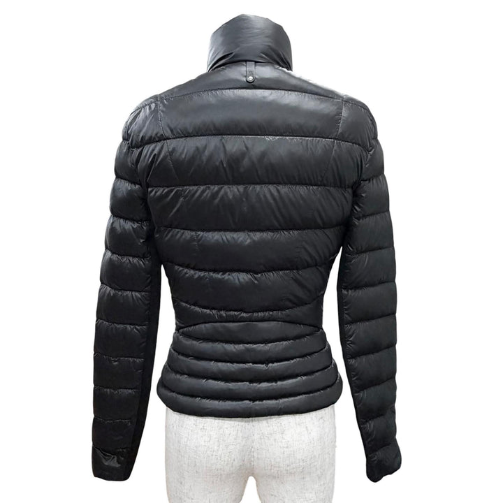美品△MACKAGE マッカージュ REEMA ナイロン スタンドカラー 袖内側リブ使い ジップアップ ライト ダウンジャケット ブラック XXS