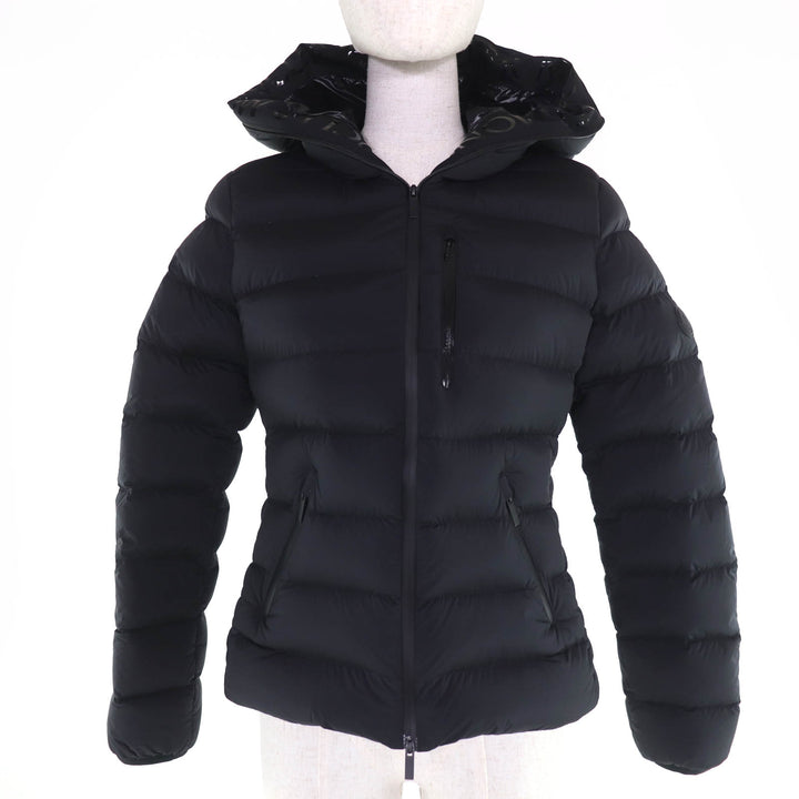 極美品☆MONCLER モンクレール 2023年製 HERBE ロゴワッペン付 ダウンジャケット ブラック 0 ハンガー・ガーメント付 正規品 レディース