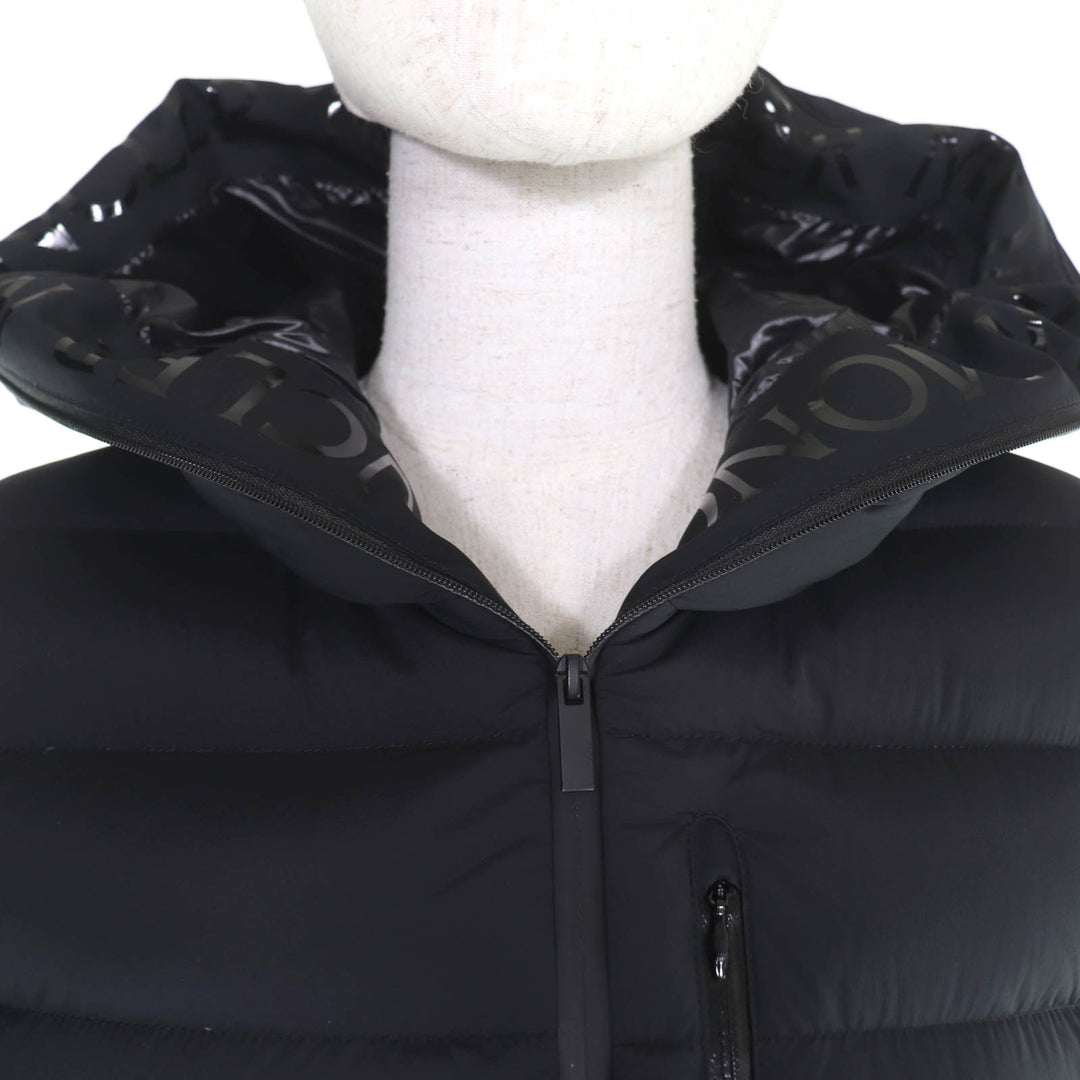 極美品☆MONCLER モンクレール 2023年製 HERBE ロゴワッペン付 ダウンジャケット ブラック 0 ハンガー・ガーメント付 正規品 レディース