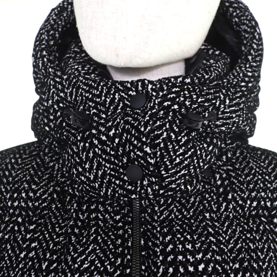 極美品☆MACKAGE マッカージュ 11542225-4A MADALYN-FLP ロゴ金具 ヘリンボーン柄 ダウンジャケット ブラック ホワイト M 正規品