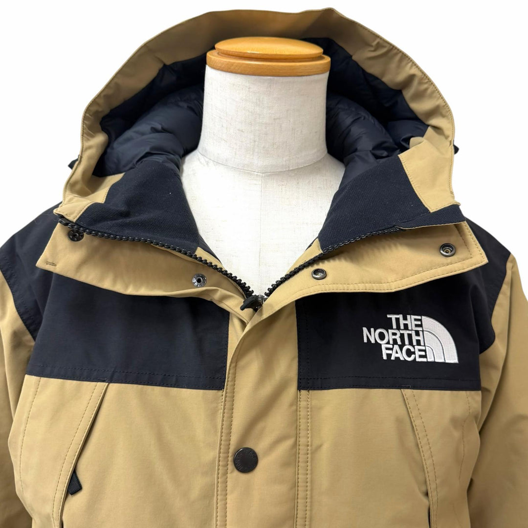美品□THE NORTH FACE ザ・ノースフェイス ND92237 Mountain Down Jacket GORE-TEX ダウンジャケット ベージュ ブラック L 正規品 メンズ