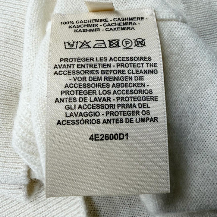 美品★HERMES エルメス 24SS 4E2600D1 カシミヤ100％ ロゴ金具付 クルーネック 半袖ニット アイボリー 38 英国製 レディース