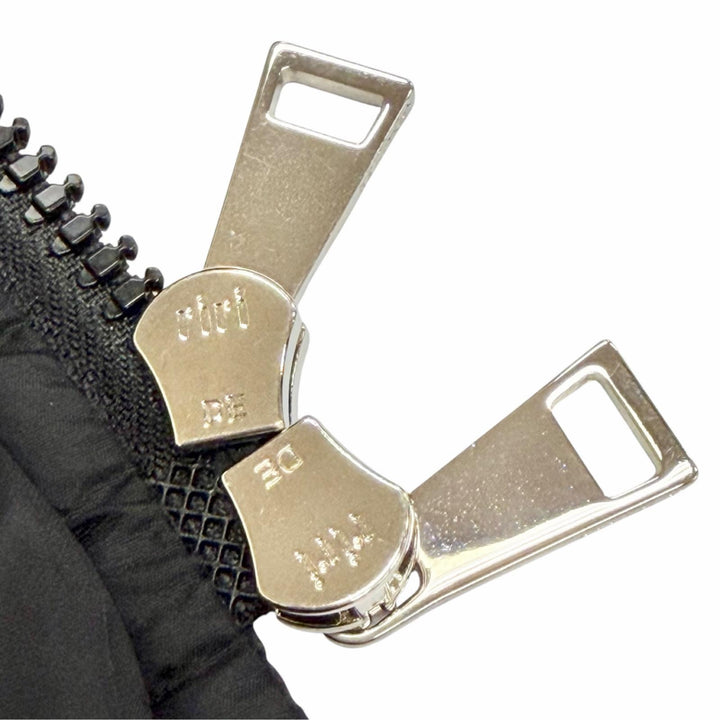 美品△MONCLER モンクレール D20934693125 MESANGE ロゴワッペン フォックスファー付き ダウンコート ブラック 0 正規品 レディース