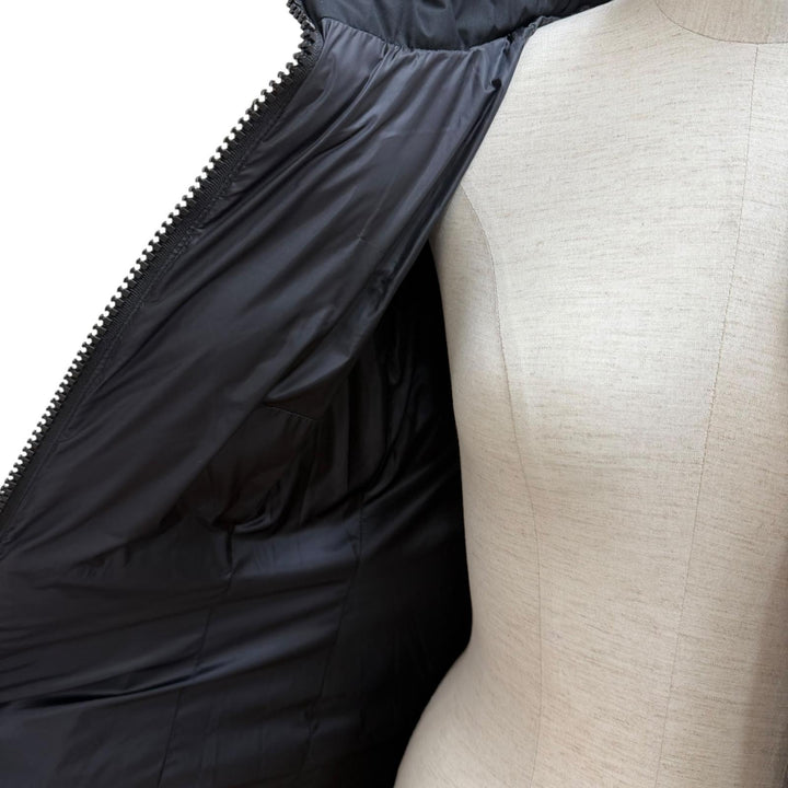 美品★Herno ヘルノ PI080DL Laminar GORETEX フード付 ロゴ入り ZIP UP ダウンコート ダウンジャケット ブラック 38 正規品 レディース